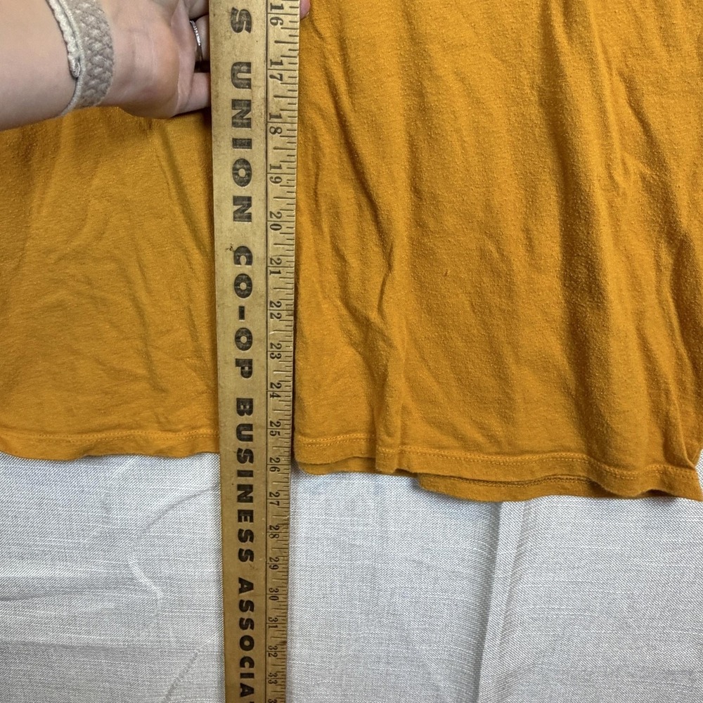 Guess Shirt Mens Medium Gold Rose Cross Embroidered Pocket Graphic Tee Logo - Picture 4 of 12